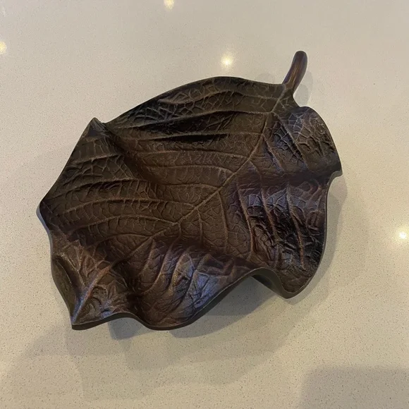Bronze Leaf - Picture 2 of 7